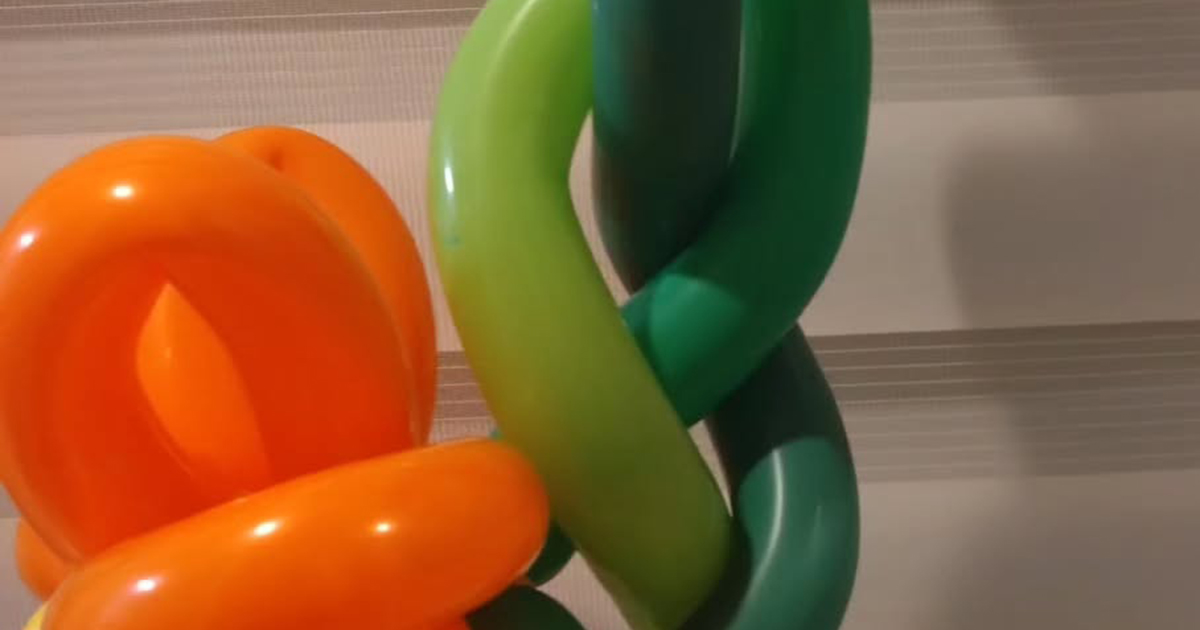 小5娘、バルーンで“マリオキャラ”を作ったら→パパ「何か才能が……？」　まさかの完成度に「えぇ!?　自作!?」「センス抜群やん」（1/2） | カルチャー・アート ねとらぼ