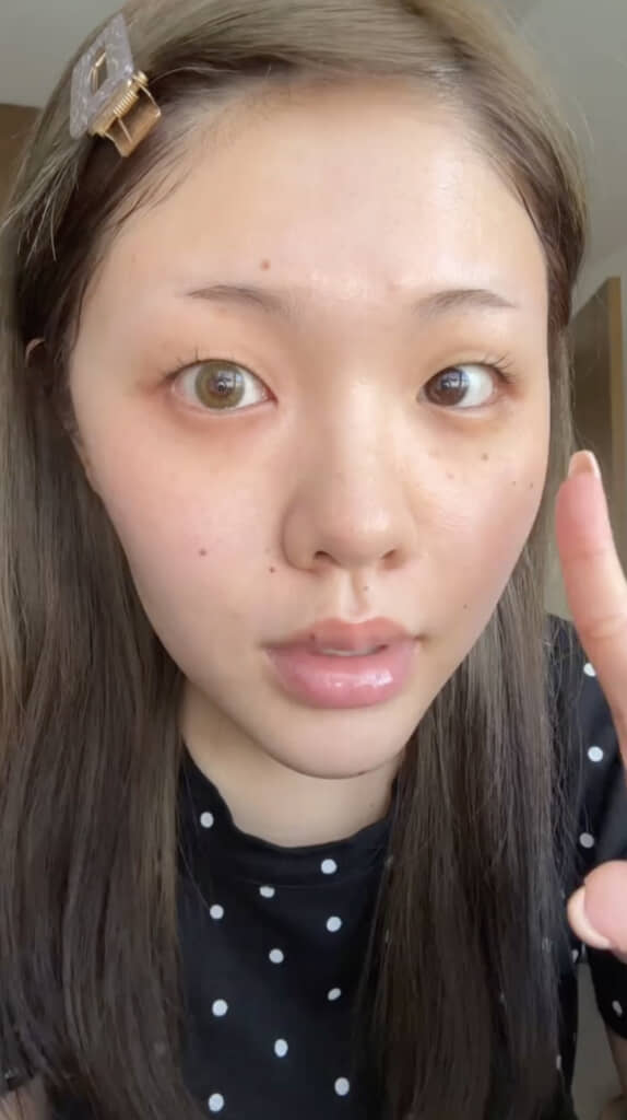 カラコンはアースカラーのグリーンを使用