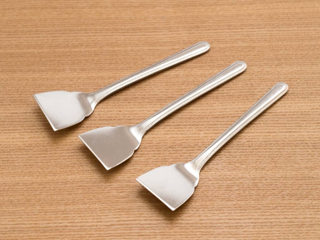 もんじゃ焼き用のヘラ、ハガシ（出典：PIXTA）