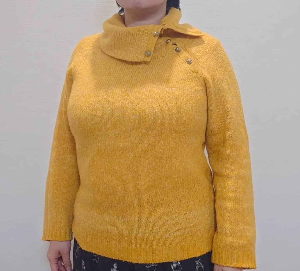 大学生の頃に買ったというOLIVE des OLIVEのセーター