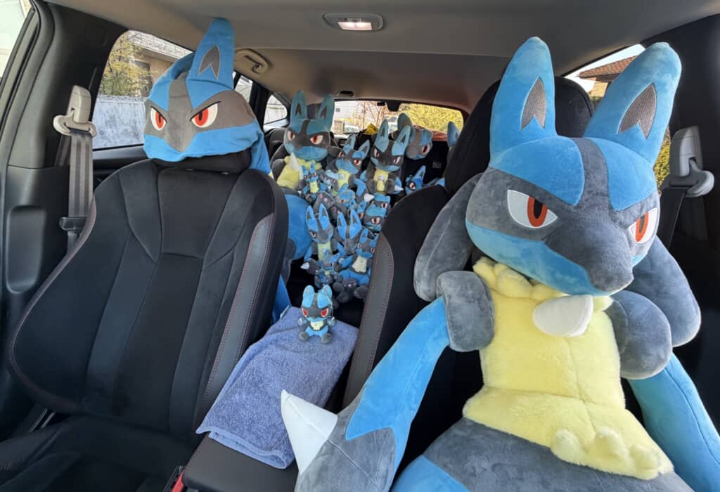 後部座席にも……