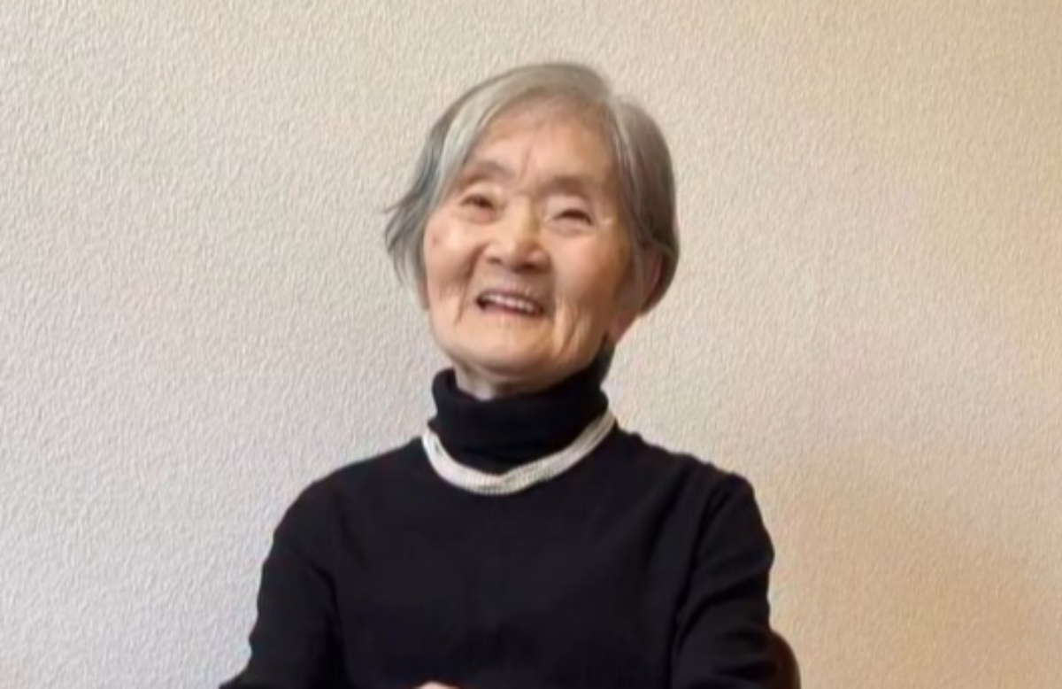 「上級者すぎる」95歳女性が見せるスカートの着こなしが3万再生　「お手本になります」「若々しいって、こーいう事」（1/3） | ライフスタイル ねとらぼ