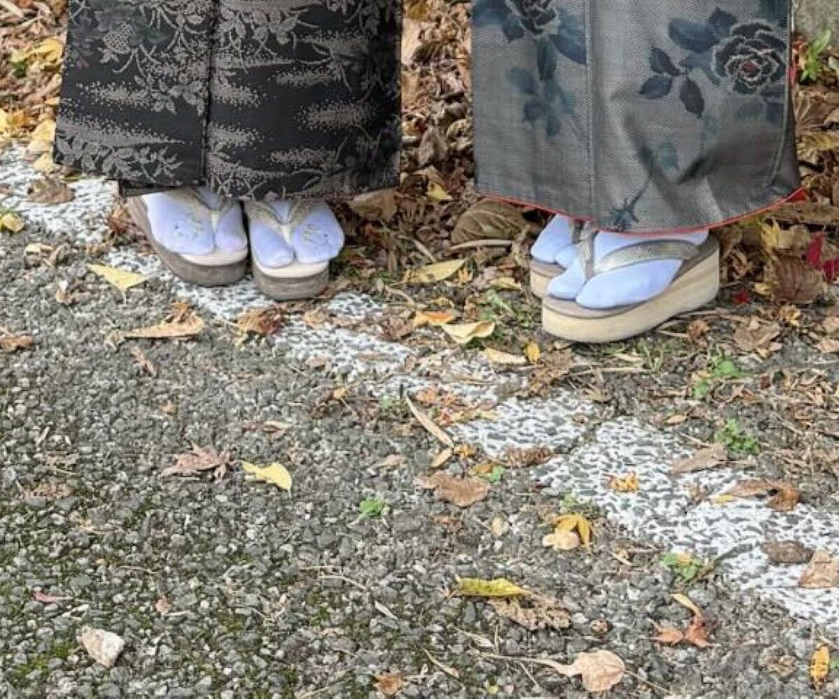 着物で歩いていたら「素敵」と言われた姉妹→まさかの着こなしに「カッコいい」「もう女子の憧れでしかない！」 | ライフスタイル ねとらぼ