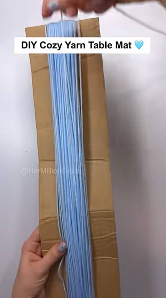 ダンボールに巻きます