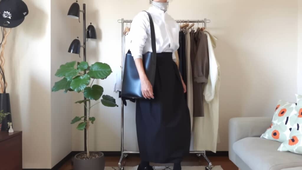 長袖シャツ×ハイネック×コクーンスカート