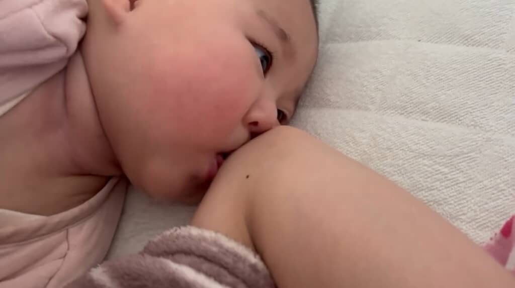 ママが目を覚ましたら……