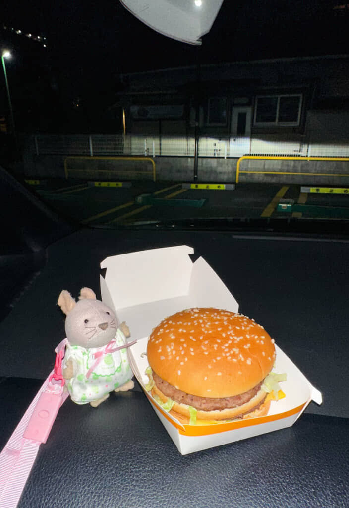 バンズには張りがあり、パティがはみ出ることなくきれいに整っている