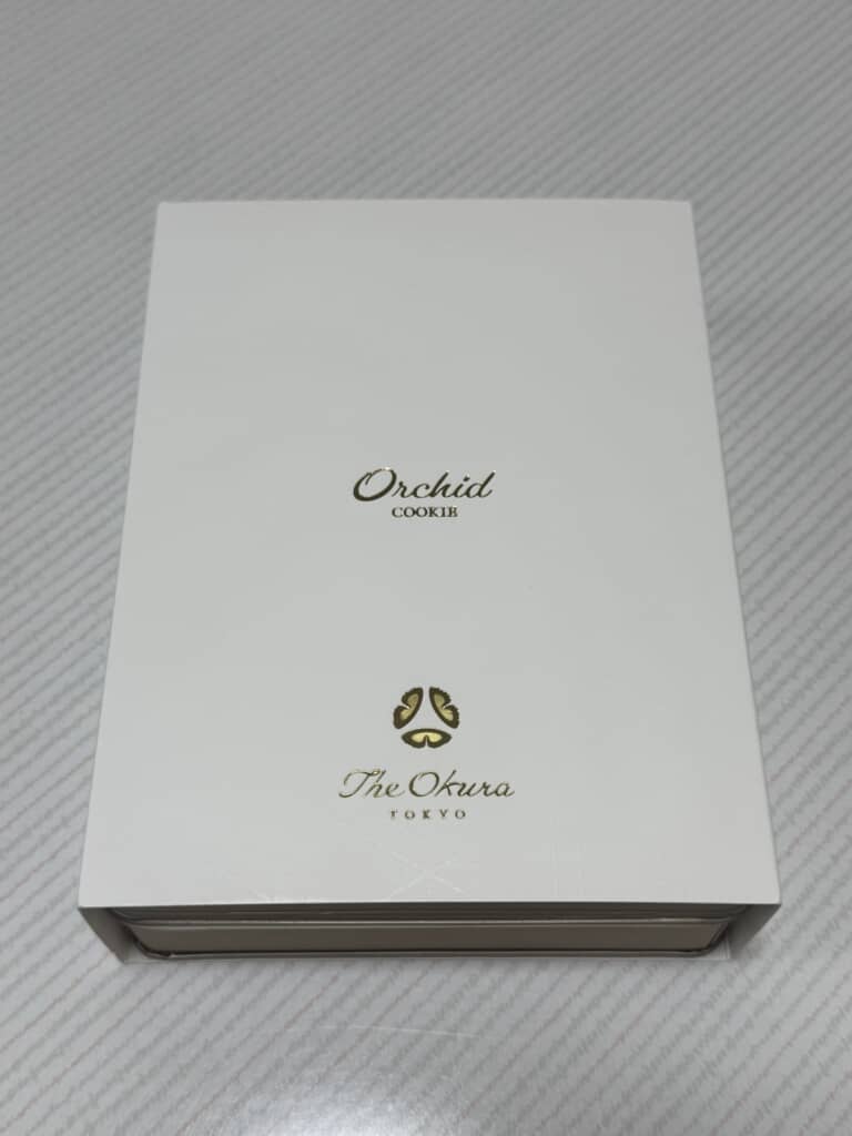 高級クッキー缶を開けてみると……?