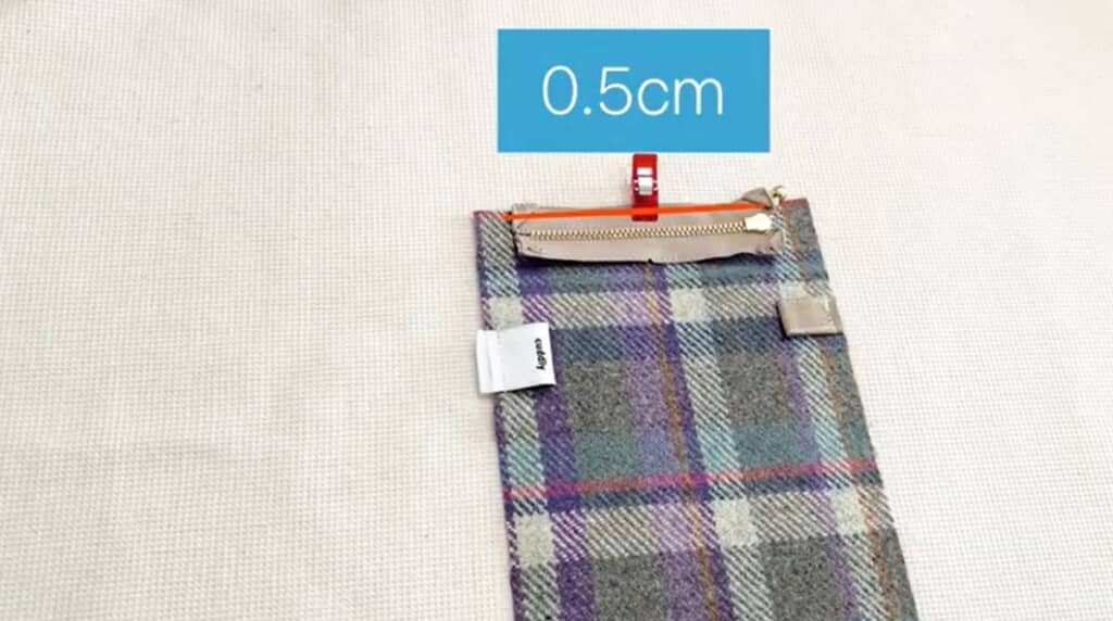 ファスナーを縫います