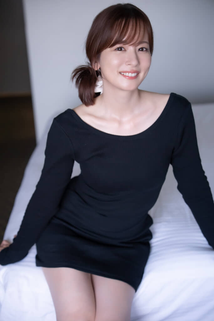 『皆藤愛子写真集 grazing』（撮影：根本好伸さん）