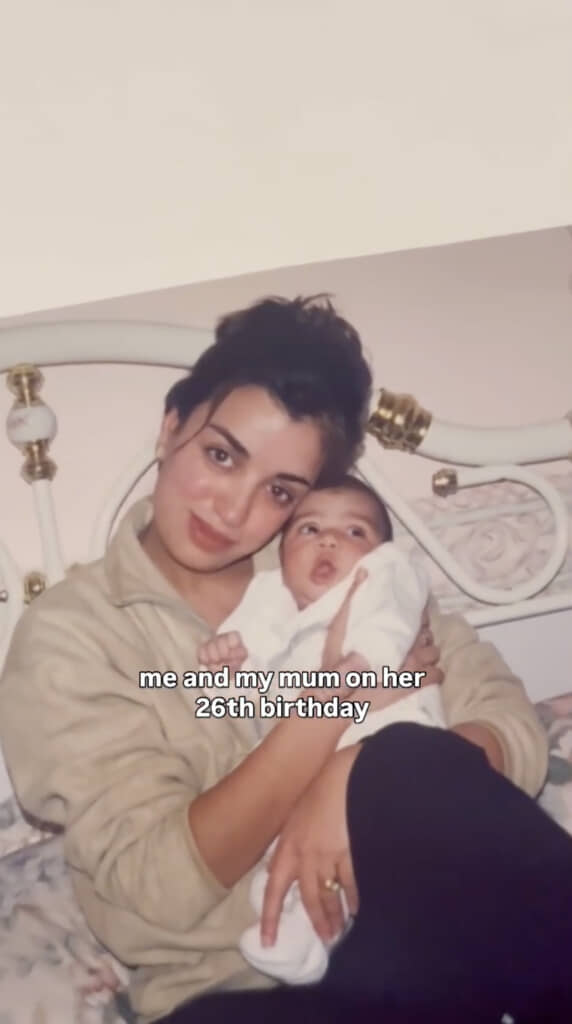 母の26歳誕生日に撮影した母娘ショット