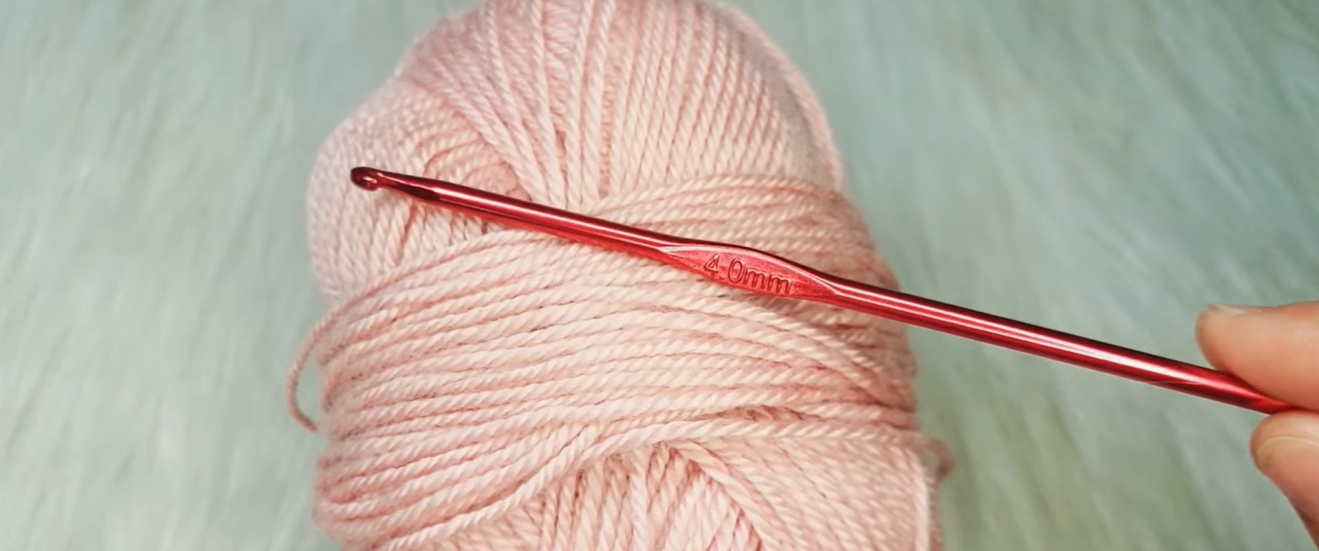 【かぎ針編み】毛糸を繰り返し編んで模様を作ると……　1枚あると嬉しいおしゃれアイテムに「めっちゃ綺麗！」「作ってみようと思います」【海外】（1/3） | ハンドメイド ねとらぼ