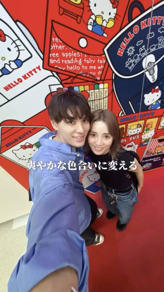 現在はさわやかな色を取り入れて若々しいファッションに！