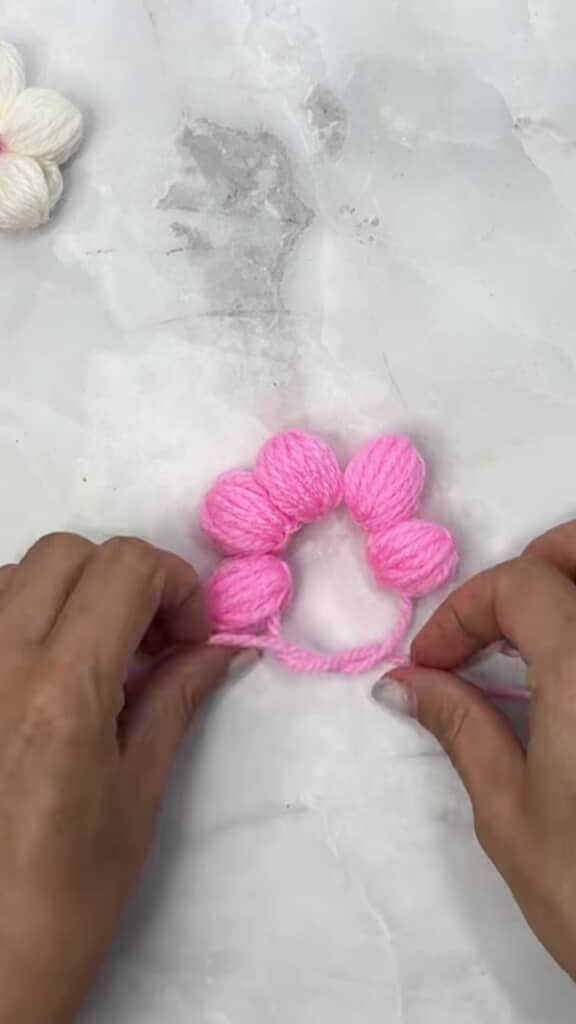 花びら5枚を縛るところ