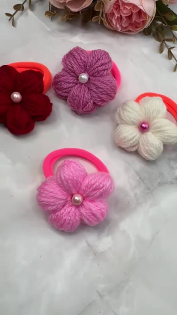 完成した毛糸のお花