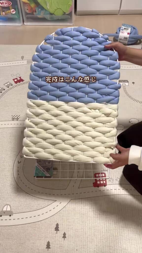 ワイヤーネット編み込まれたチャンキーヤーン