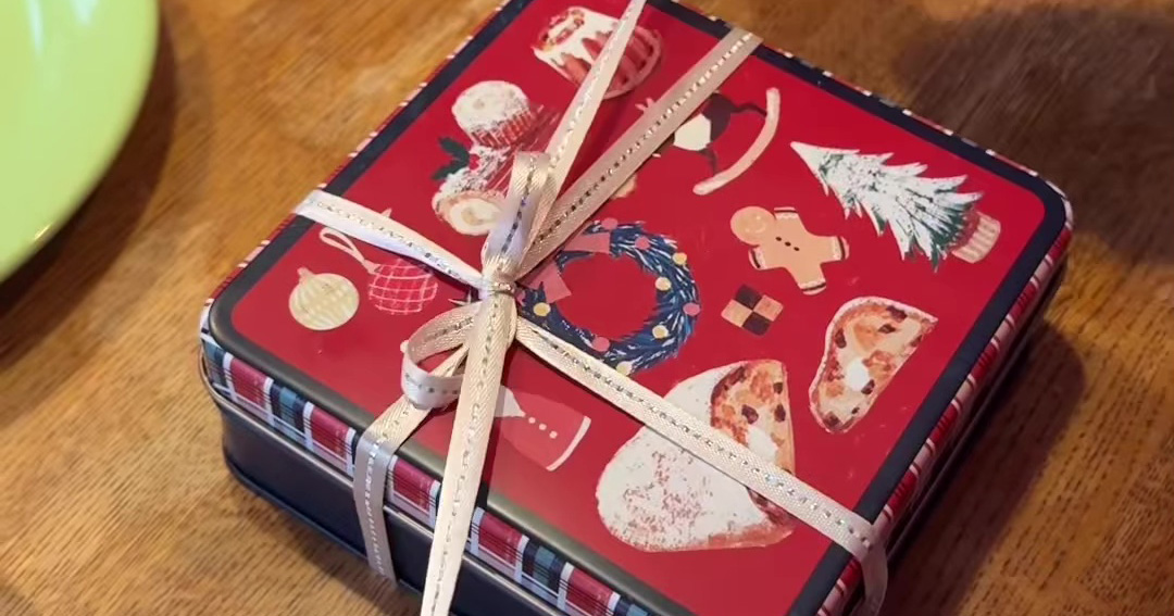 彼氏の妹が手作りしたクッキー缶→開けたら……「えええ!!」　とんでもない中身に「こんなのもらったら泣きそう」（1/2） | グルメ ねとらぼ