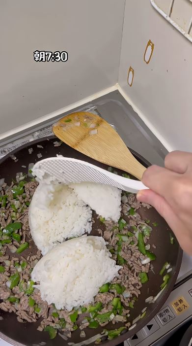 ごはんは多めに