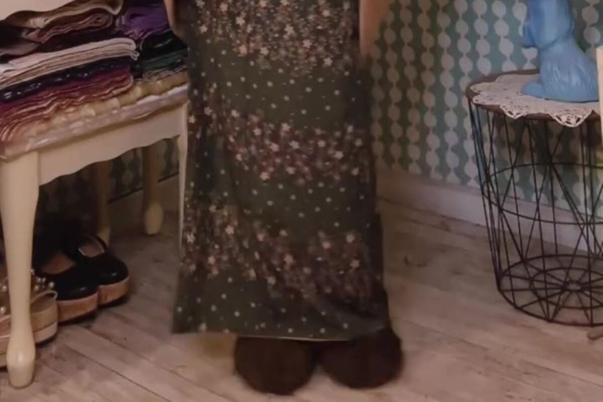 着物で出かけたら「寒い！」→GUのケープコートを羽織ったら……　まさかの着こなしが「めっちゃオシャレ」「大正解ですね」 | ライフスタイル ねとらぼ