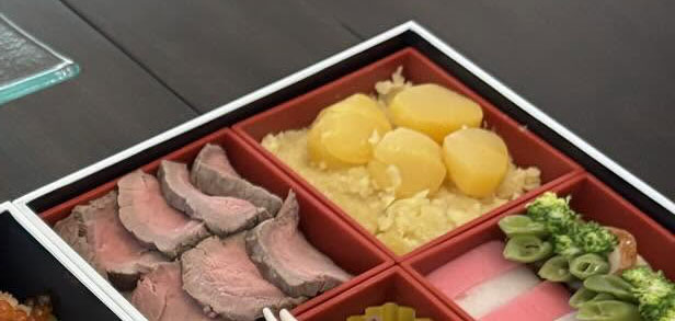 他県ではおなじみのお重ですが……