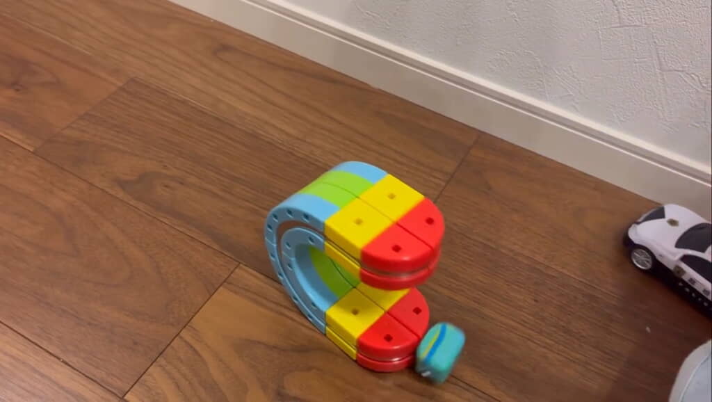 ミニトレインがさらに進むと……