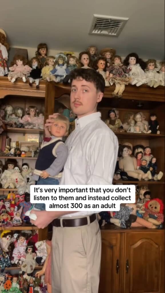 人形が大好きな少年が大人になったら……