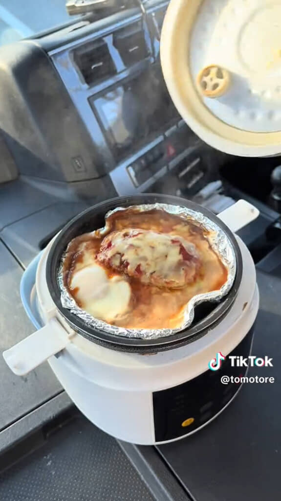 おいしそうな煮込みハンバーグ