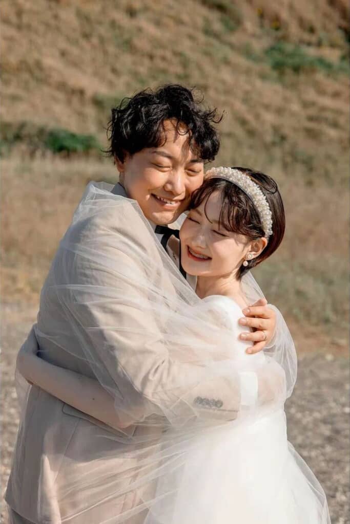 お互いを抱きしめ合う姿もすてき