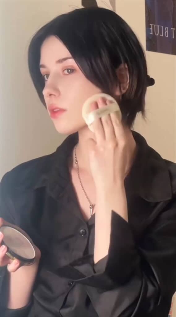 『NANA』の大崎ナナ風のコスプレメイク