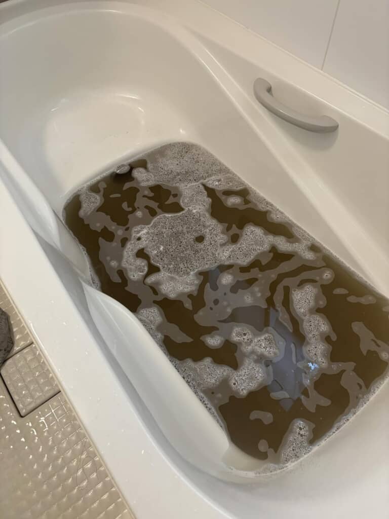 とんでもない色に