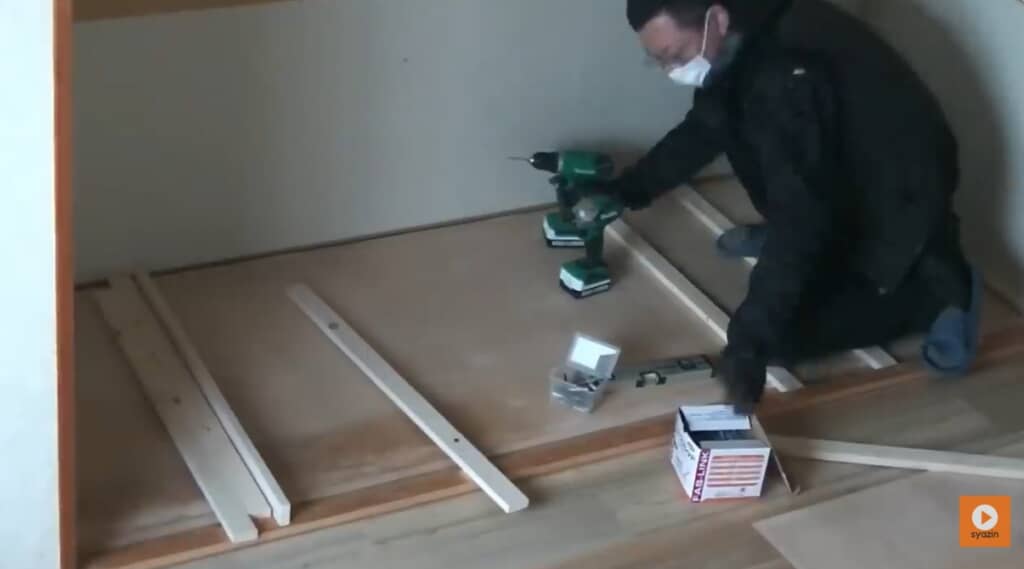 根太を取り付ける