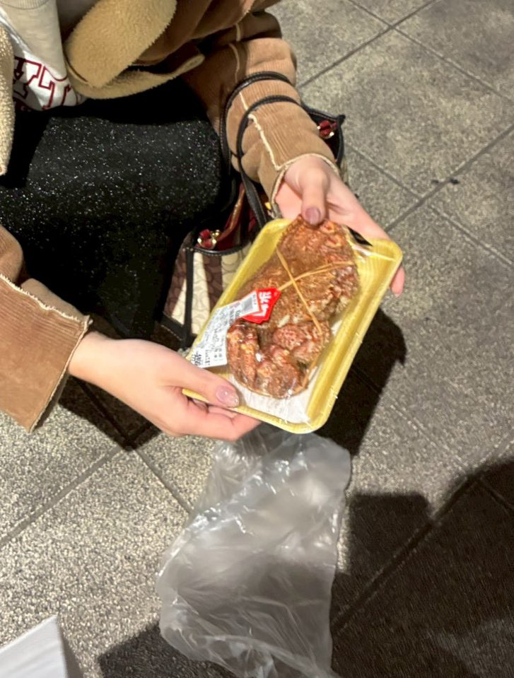 カニが丸ごと落ちているとは……