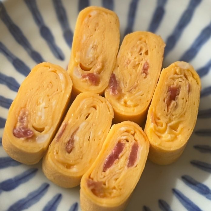 厚焼き玉子に梅干しを入れると絶品！