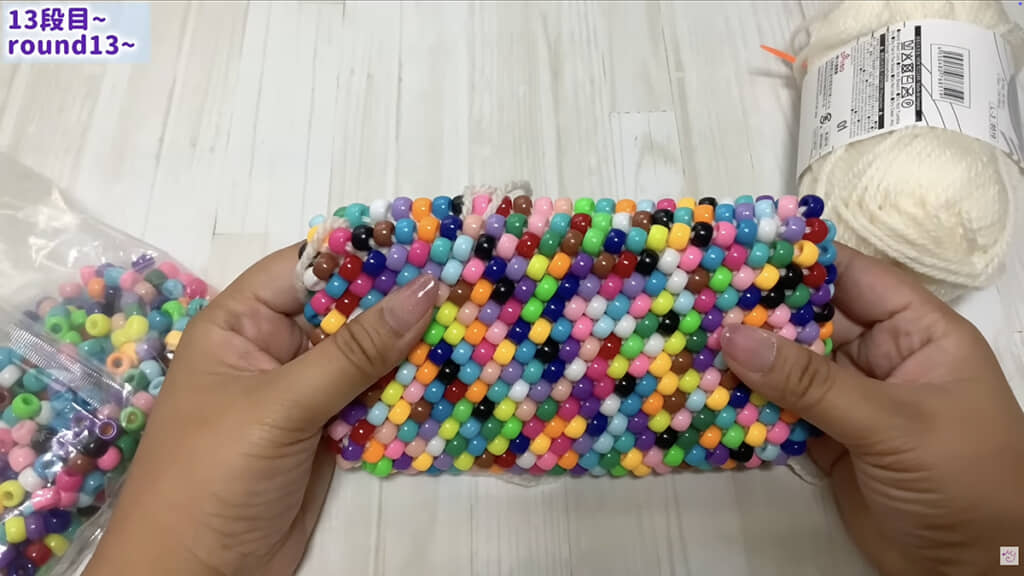 細編みで段数を増やしていきます