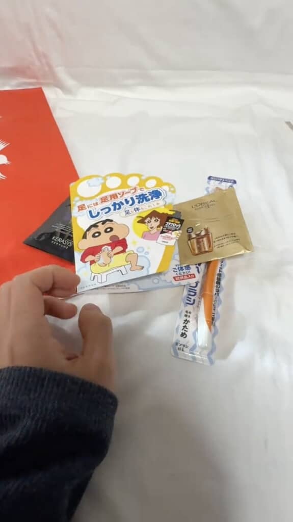 他にも「ブテナロック」やシャンプーの試供品が入っていました