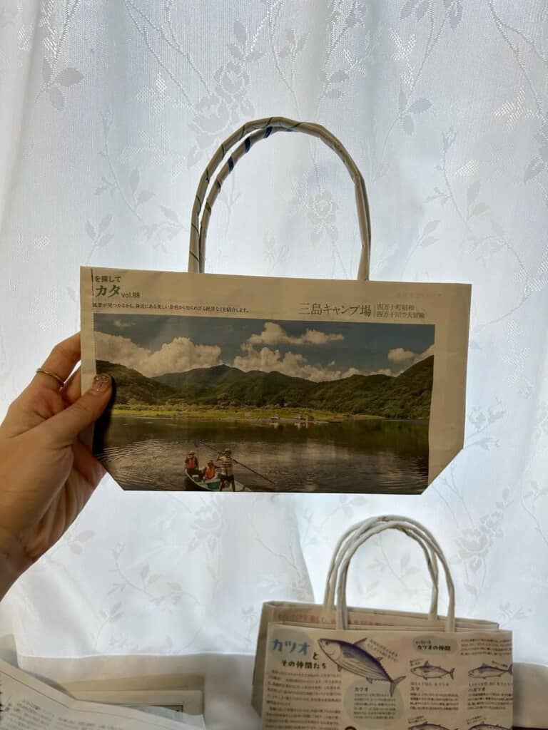 三島キャンプ場で船釣りする人々