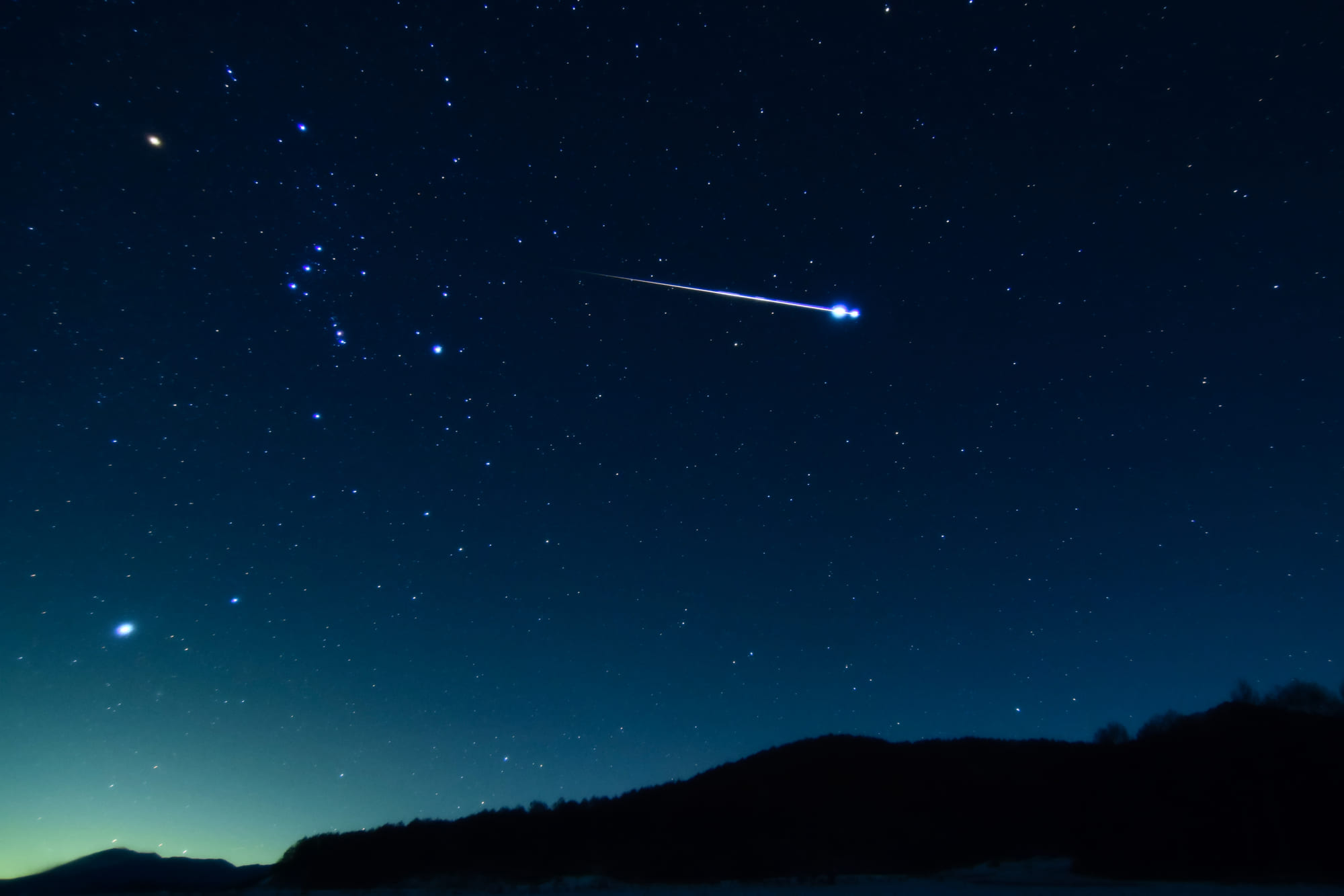 星になれなかった“失敗した銀河”　ハッブルが史上初めて捉えた理論上の存在「クラウド・ナイン」とは | IT・科学 ねとらぼ