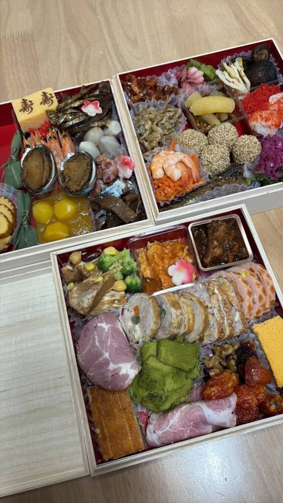 ぎっしり詰まった豪華3段重!!!