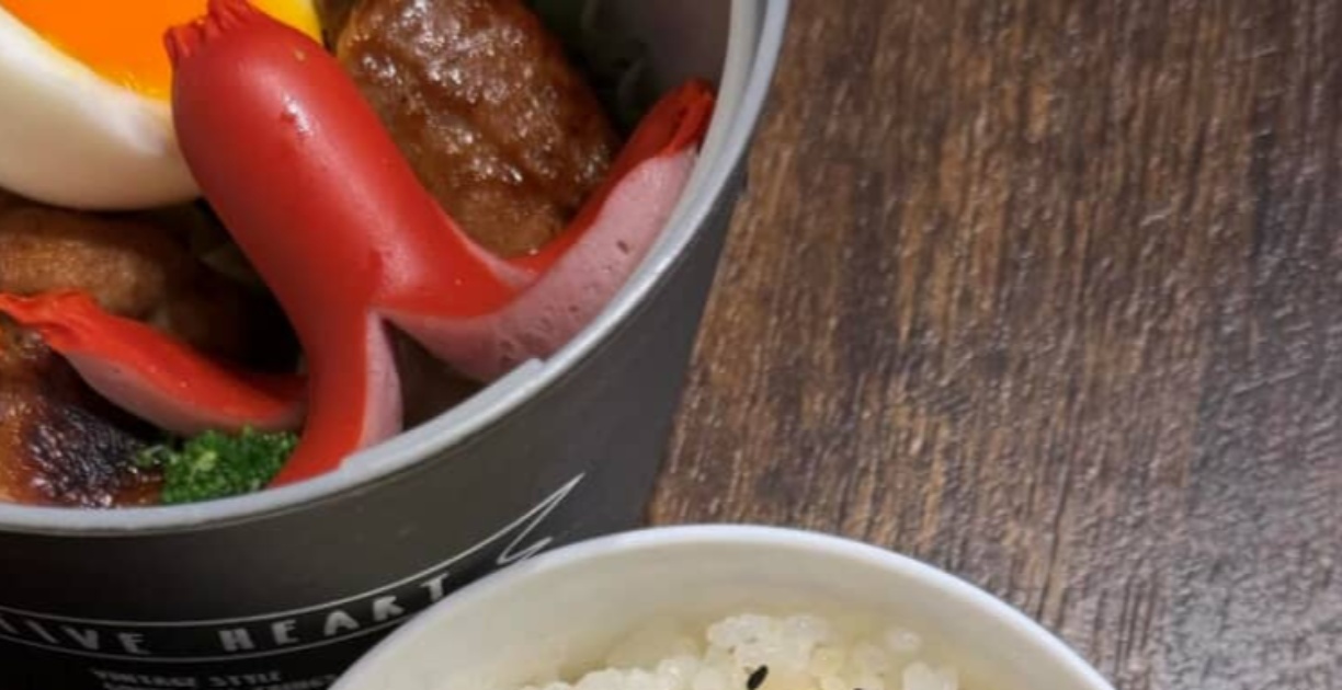 「キャラ弁無理」な母のお弁当、よく見ると……小2息子大喜びの中身に「これだから天才は……」「この技パクっていい？」（1/3） | 育児 ねとらぼ