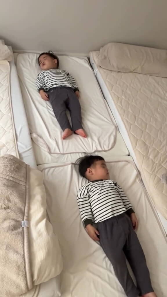 姿勢が良すぎる……