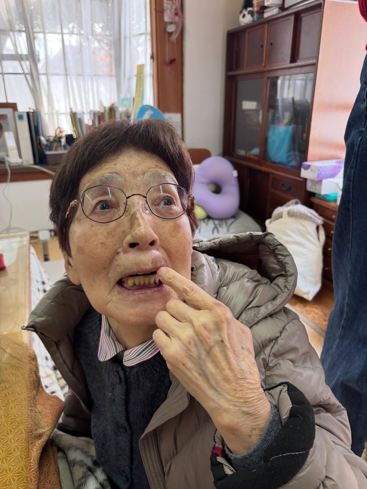 88歳のお祝いに祖母をメイクしたら…… 「めちゃ若いっ」「全てが眩しい」プロが完成させた劇的ビフォーアフターが58万表示(1/3) | ライフスタイル ねとらぼ
