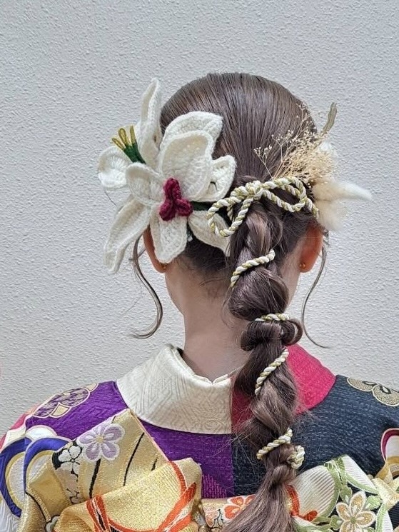百合や胡蝶蘭の髪飾り！