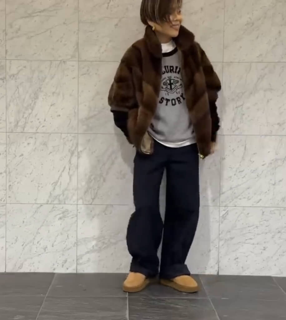 ロゴニットを使ったコーデ