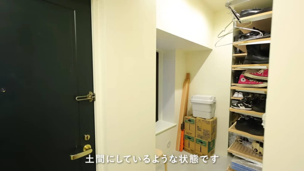 玄関の横には広い土間が