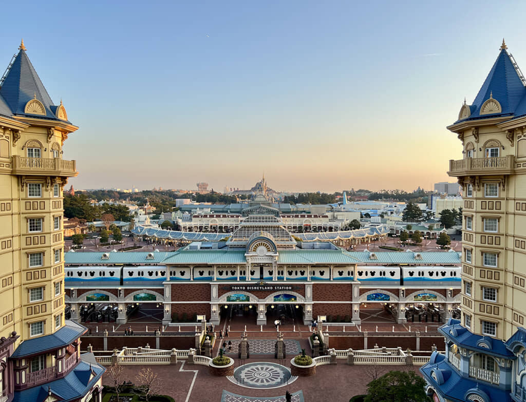 ディズニーランドとディズニーシーを一望
