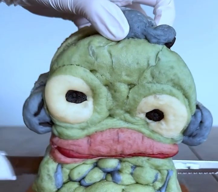 お顔がデコボコの“サンリオキャラのパン”→切ったら……　予想外の中身が680万再生「最初終わったなと思った」「ニヤニヤみてしまいました」 | グルメ ねとらぼ