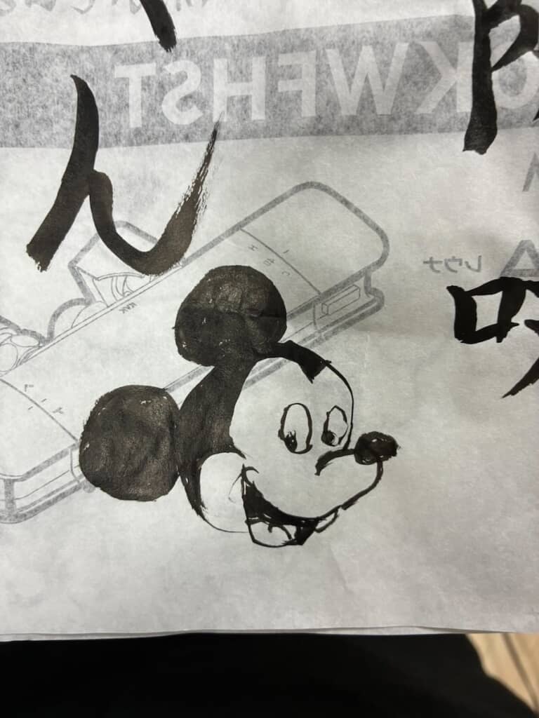 上手に描かれたミッキーのイラスト。だんだん画力が上がってきている
