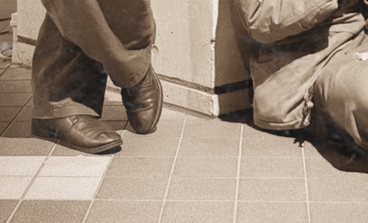 ただ座ってブリトーを食べていたはずが→友人「世界恐慌？」　1400万表示のまさかの光景に「教科書の隅っこにあるやつだ」「めちゃ笑いましたw」（1/3） | ライフスタイル ねとらぼ