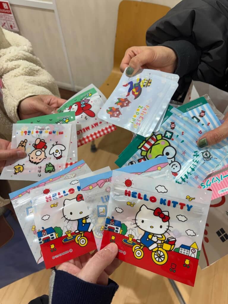 シール交換会ではなくジッパーバッグ交換会を開催！ かわいいジッパーバッグが集まりました！