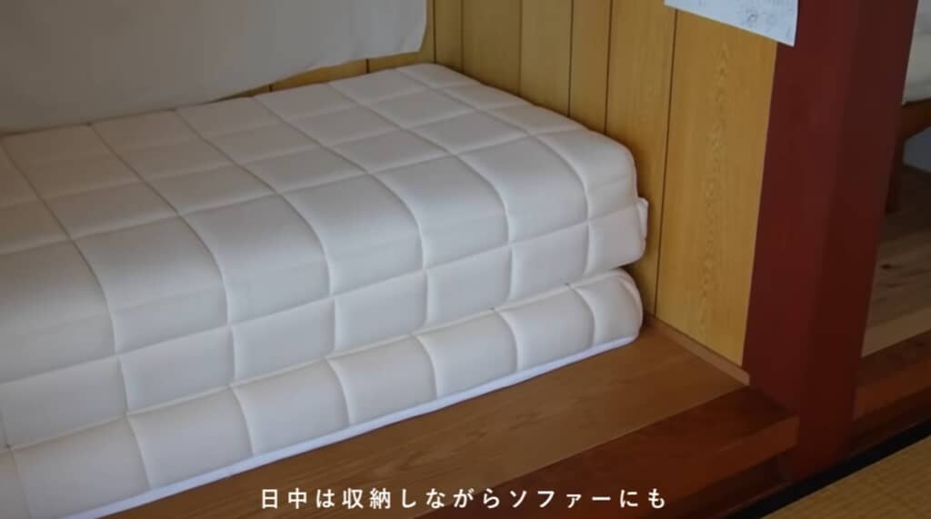 マットレスはソファと兼用